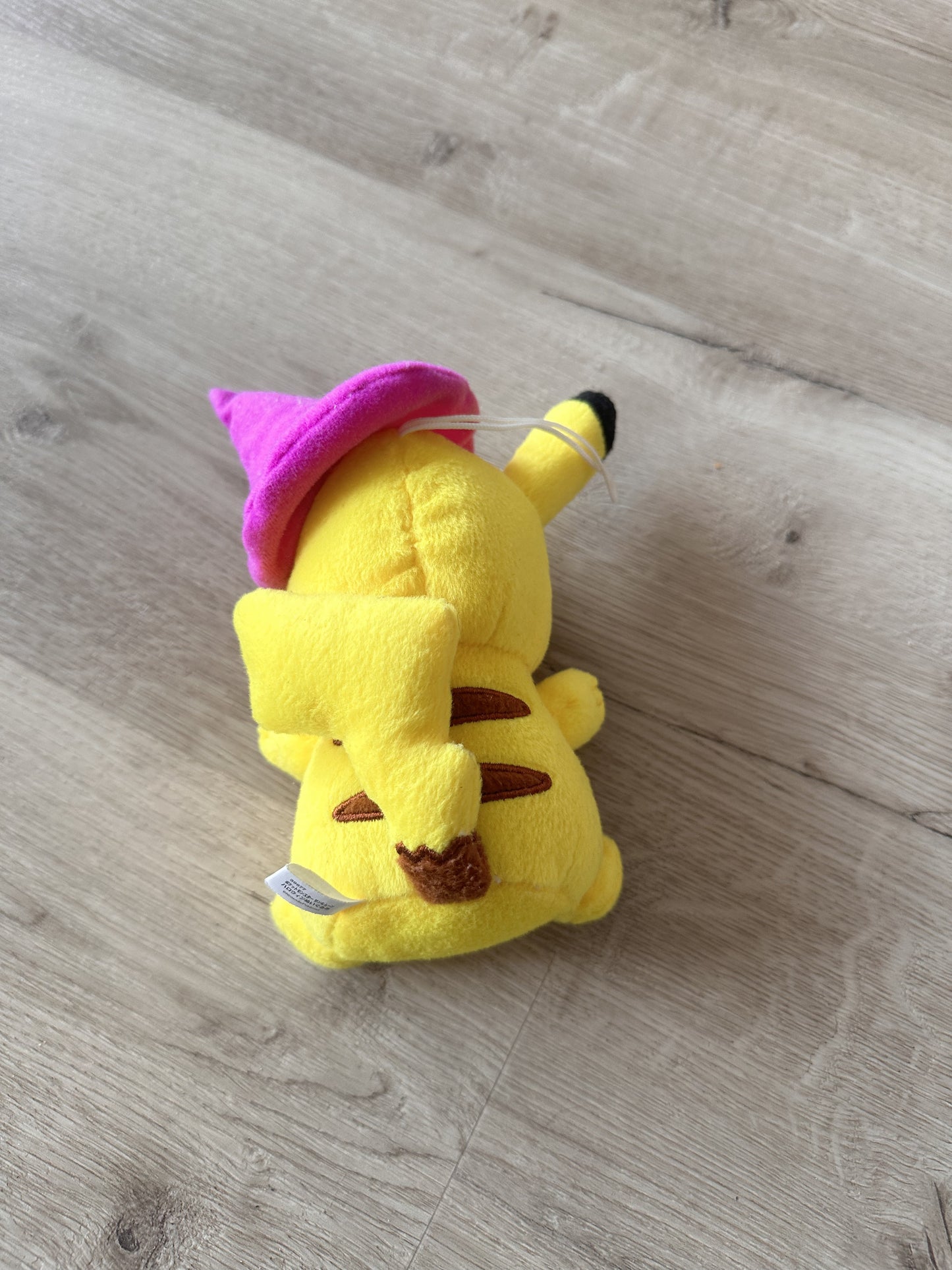 Pokémon Plüschtier Pikachu (mit Hexen-/Partyhut) – Plüsch, Original Japan Import | Jungcards
