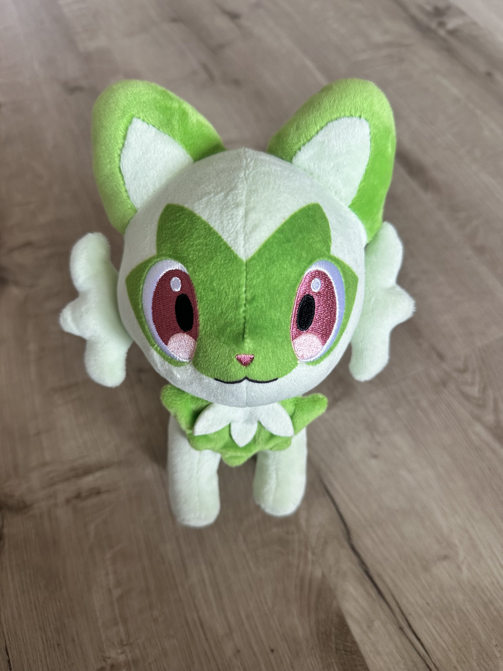 Pokémon Plüschtier Sprigatito – Plüsch, Original Japan Import | Jungcards