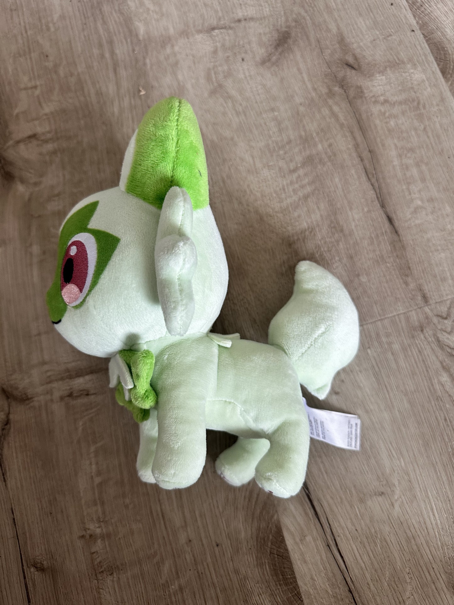 Pokémon Plüschtier Sprigatito – Plüsch, Original Japan Import | Jungcards