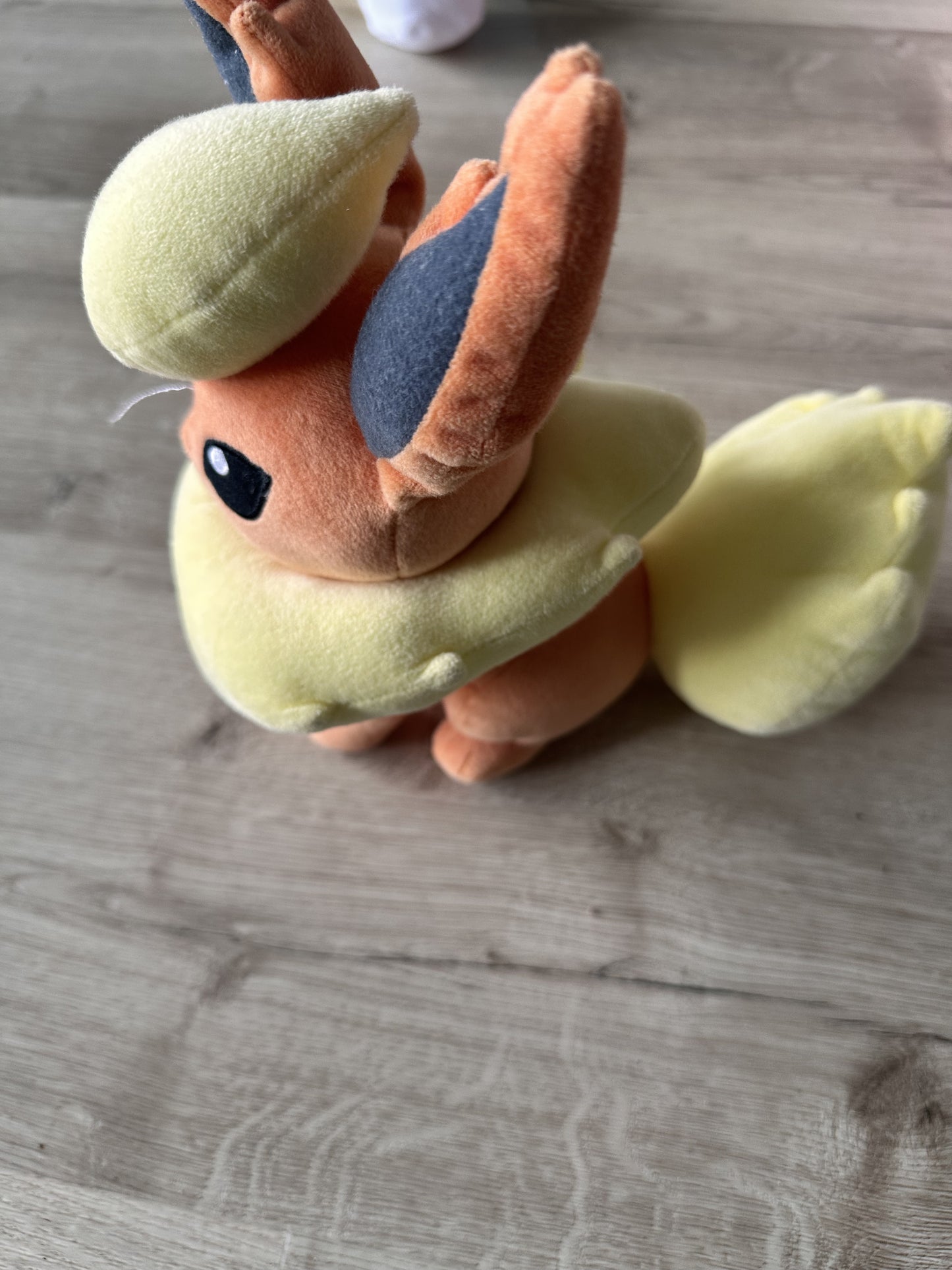 Pokémon Plüschtier Flareon – Plüsch, Original Japan Import | Jungcards