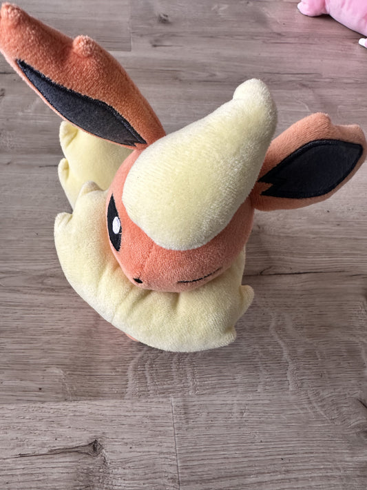 Pokémon Plüschtier Flareon – Plüsch, Original Japan Import | Jungcards