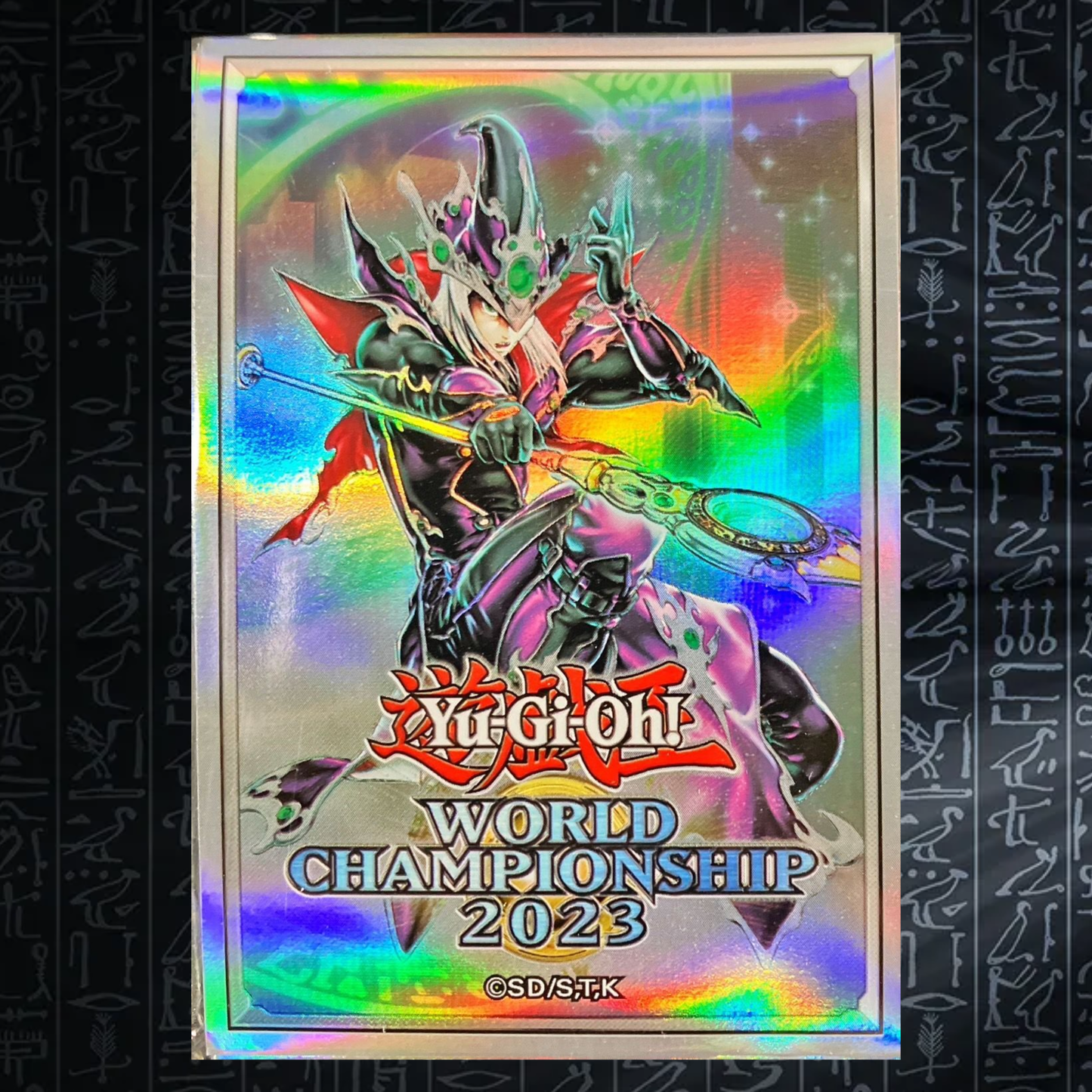 Yu-Gi-Oh! OCG - Legendärer Magier des Dunklen WCS 2023 Hüllen (100)