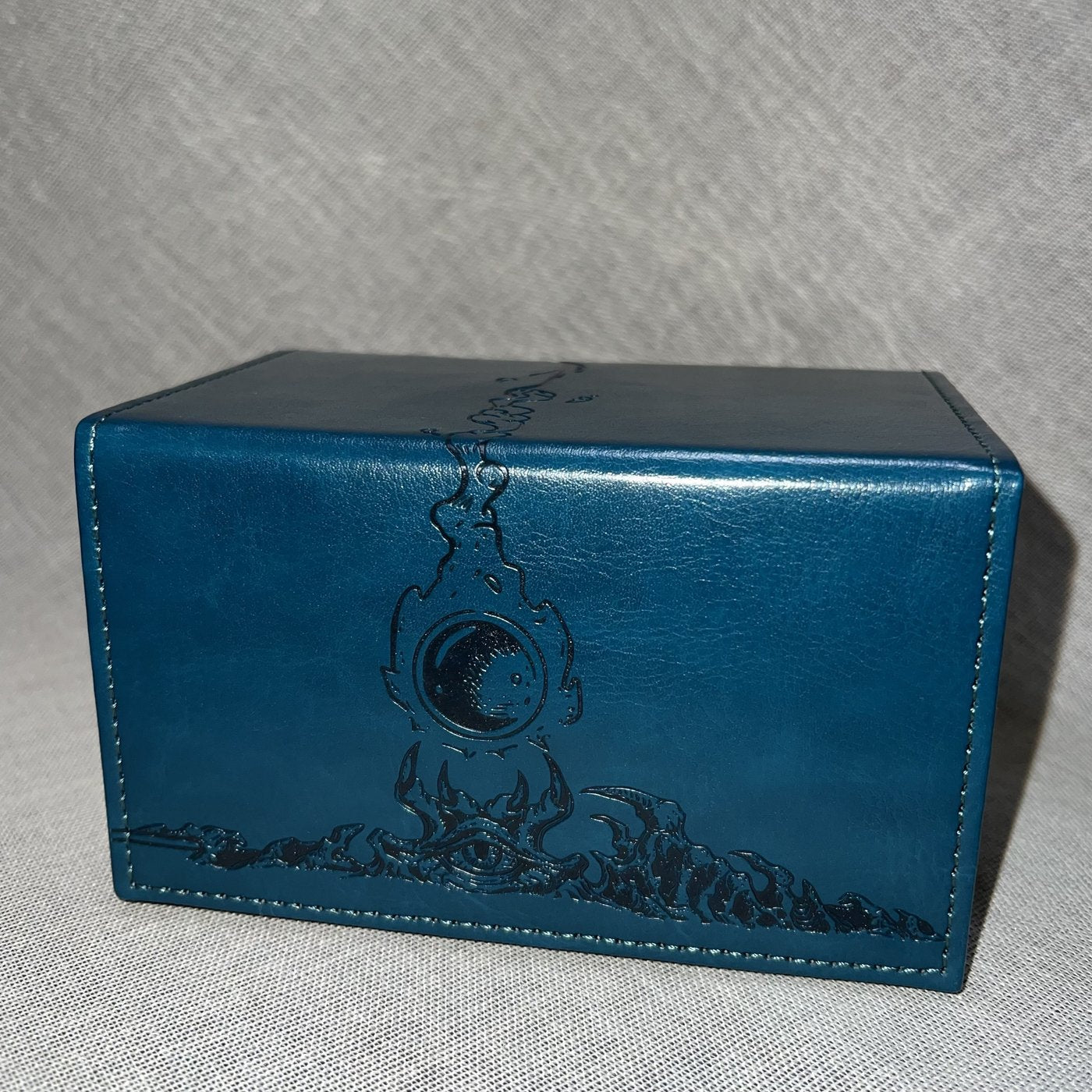 Yggdrasil Materias - Classic I Deck Box