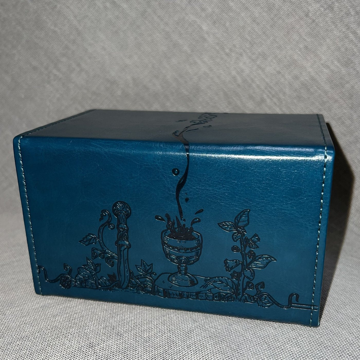 Yggdrasil Materias - Classic I Deck Box